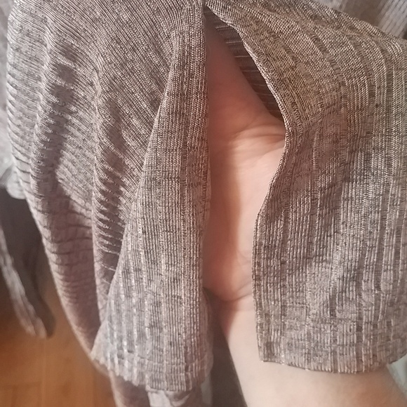 Signature Collection Metallic Bronze Cold Shoulder Top 2X - Picture 6 of 7